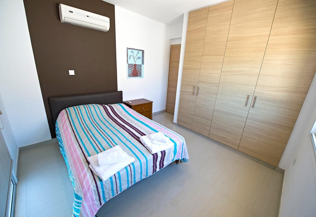 Hara Nissi Beach Villas Ayia Napa Rum bild