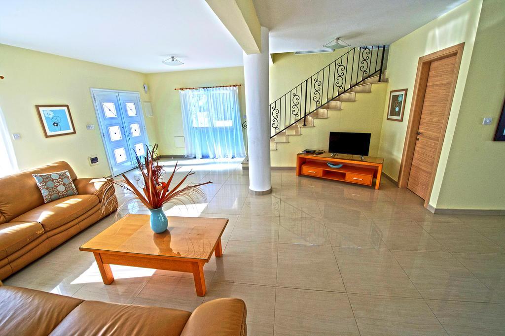 Hara Nissi Beach Villas Ayia Napa Rum bild