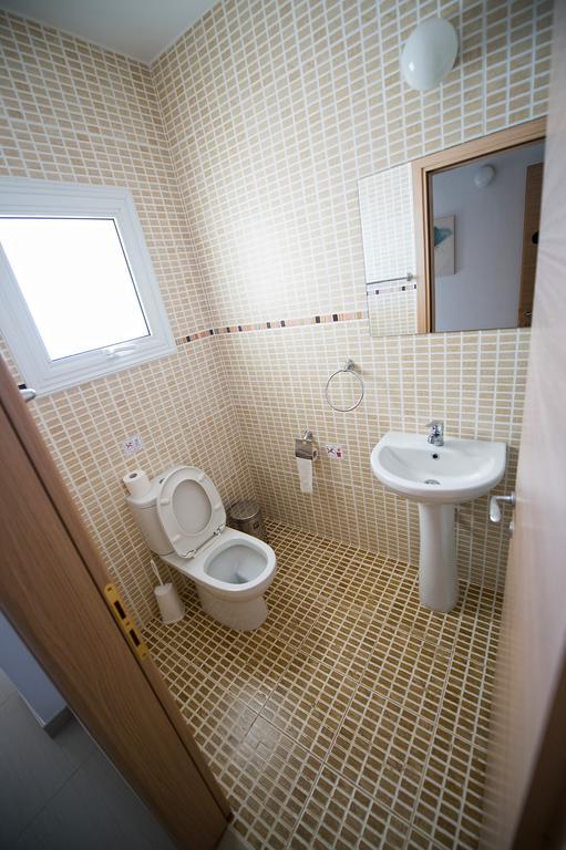 Hara Nissi Beach Villas Ayia Napa Rum bild