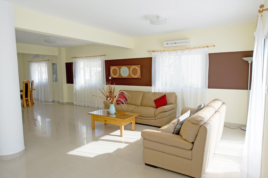 Hara Nissi Beach Villas Ayia Napa Rum bild
