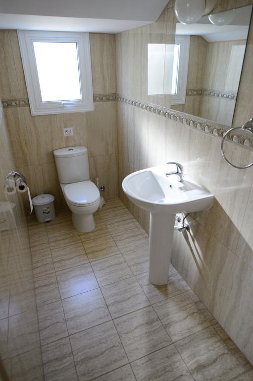 Hara Nissi Beach Villas Ayia Napa Rum bild